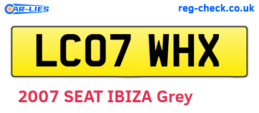 LC07WHX are the vehicle registration plates.