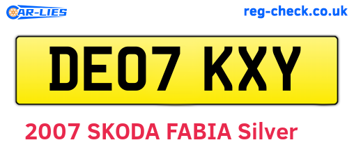 DE07KXY are the vehicle registration plates.
