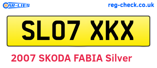 SL07XKX are the vehicle registration plates.