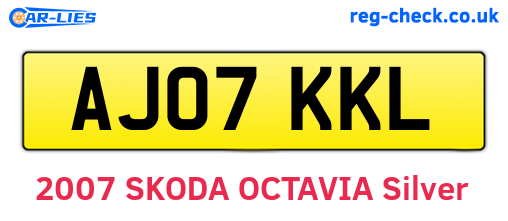 AJ07KKL are the vehicle registration plates.