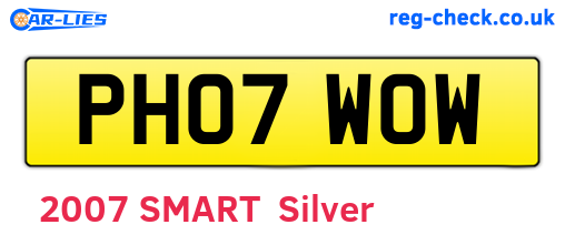 PH07WOW are the vehicle registration plates.