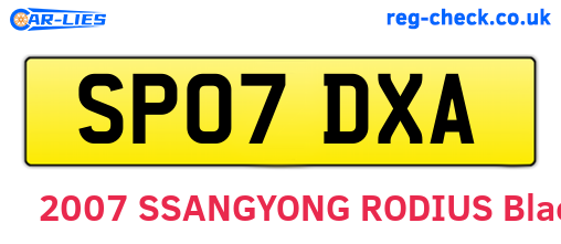SP07DXA are the vehicle registration plates.