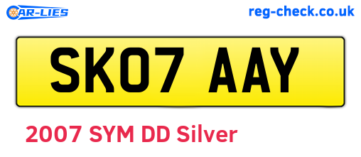 SK07AAY are the vehicle registration plates.