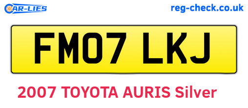 FM07LKJ are the vehicle registration plates.