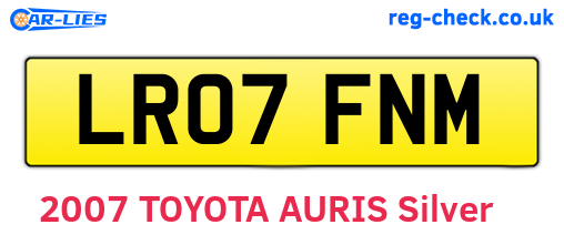 LR07FNM are the vehicle registration plates.