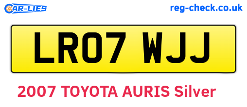 LR07WJJ are the vehicle registration plates.