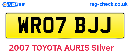 WR07BJJ are the vehicle registration plates.