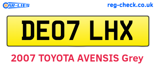 DE07LHX are the vehicle registration plates.