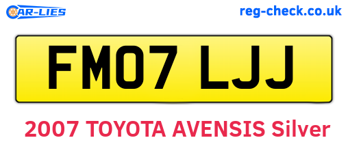 FM07LJJ are the vehicle registration plates.
