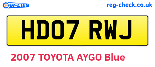 HD07RWJ are the vehicle registration plates.