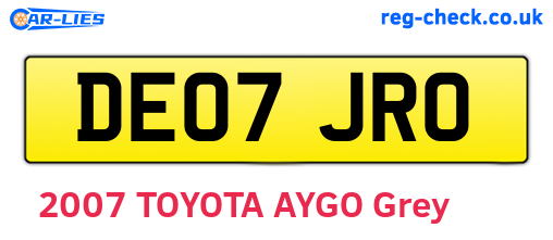 DE07JRO are the vehicle registration plates.