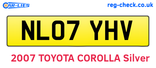NL07YHV are the vehicle registration plates.