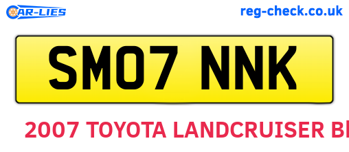SM07NNK are the vehicle registration plates.