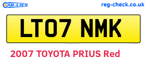 LT07NMK are the vehicle registration plates.