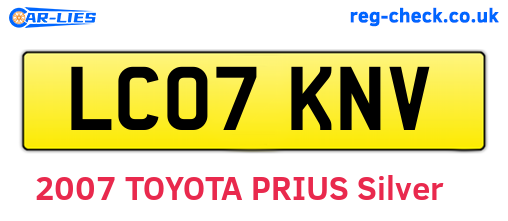 LC07KNV are the vehicle registration plates.