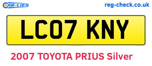 LC07KNY are the vehicle registration plates.