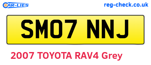SM07NNJ are the vehicle registration plates.