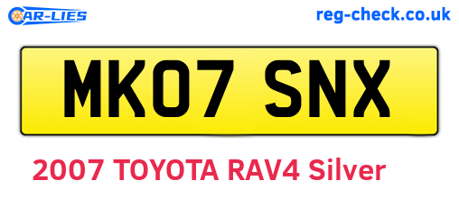 MK07SNX are the vehicle registration plates.