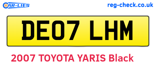 DE07LHM are the vehicle registration plates.