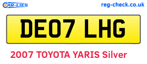 DE07LHG are the vehicle registration plates.