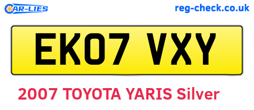 EK07VXY are the vehicle registration plates.