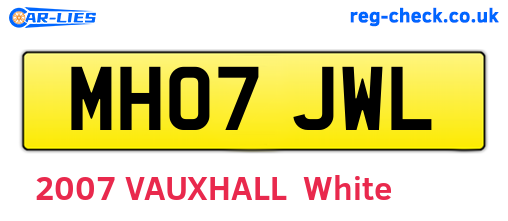 MH07JWL are the vehicle registration plates.