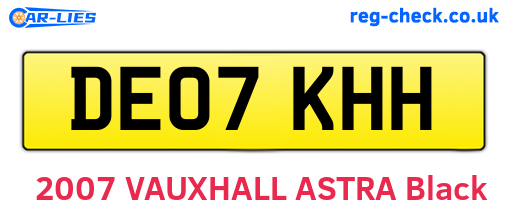 DE07KHH are the vehicle registration plates.