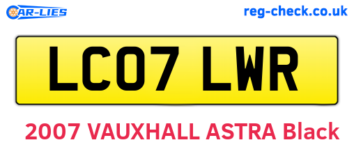 LC07LWR are the vehicle registration plates.