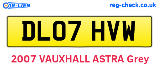 DL07HVW are the vehicle registration plates.