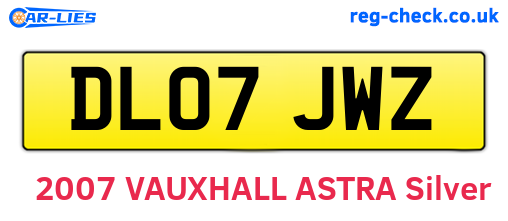 DL07JWZ are the vehicle registration plates.