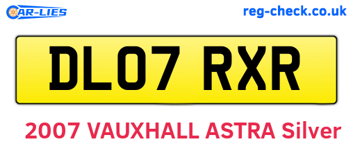 DL07RXR are the vehicle registration plates.