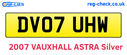 DV07UHW are the vehicle registration plates.