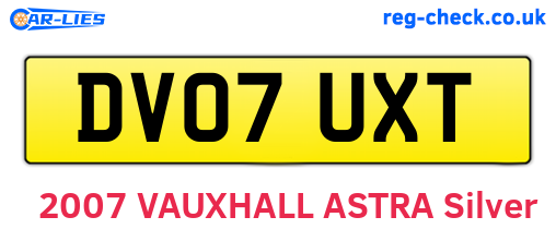 DV07UXT are the vehicle registration plates.