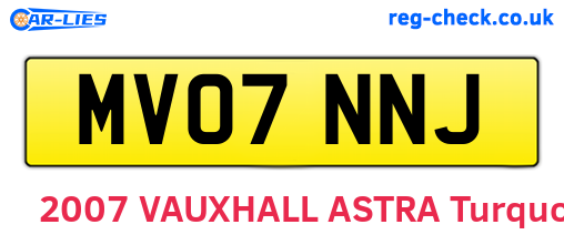 MV07NNJ are the vehicle registration plates.