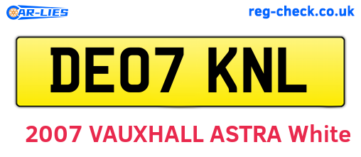 DE07KNL are the vehicle registration plates.