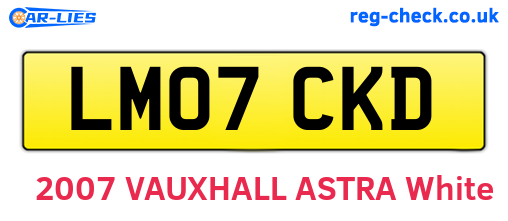 LM07CKD are the vehicle registration plates.