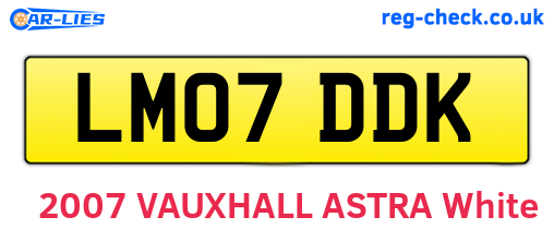 LM07DDK are the vehicle registration plates.