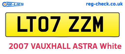 LT07ZZM are the vehicle registration plates.