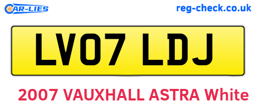 LV07LDJ are the vehicle registration plates.