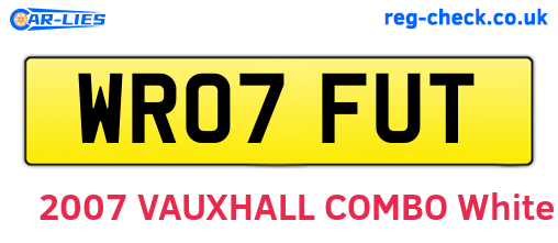 WR07FUT are the vehicle registration plates.