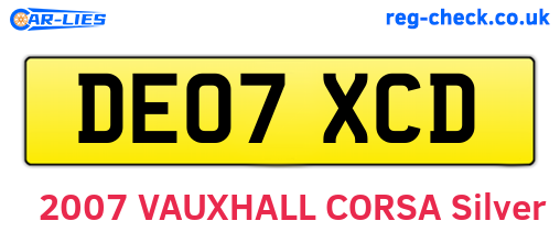 DE07XCD are the vehicle registration plates.