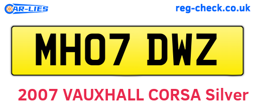 MH07DWZ are the vehicle registration plates.