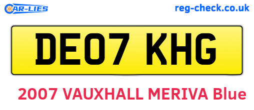 DE07KHG are the vehicle registration plates.