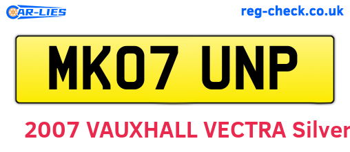 MK07UNP are the vehicle registration plates.