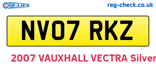 NV07RKZ are the vehicle registration plates.