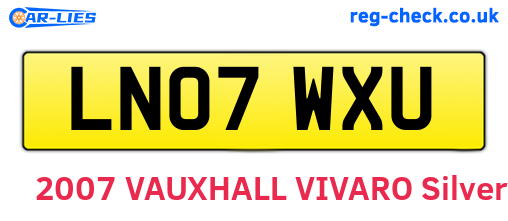 LN07WXU are the vehicle registration plates.