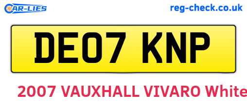 DE07KNP are the vehicle registration plates.