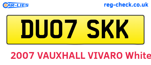 DU07SKK are the vehicle registration plates.