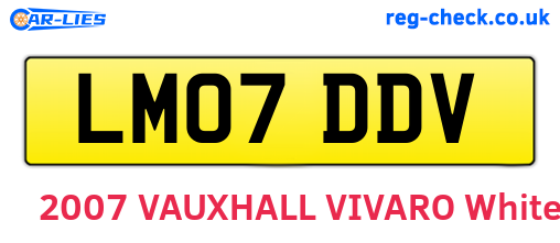 LM07DDV are the vehicle registration plates.