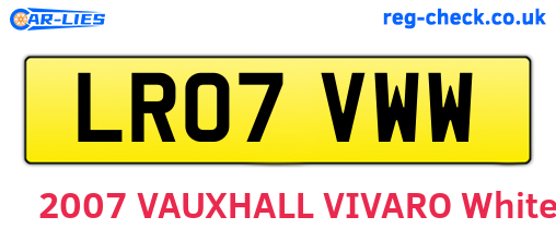 LR07VWW are the vehicle registration plates.